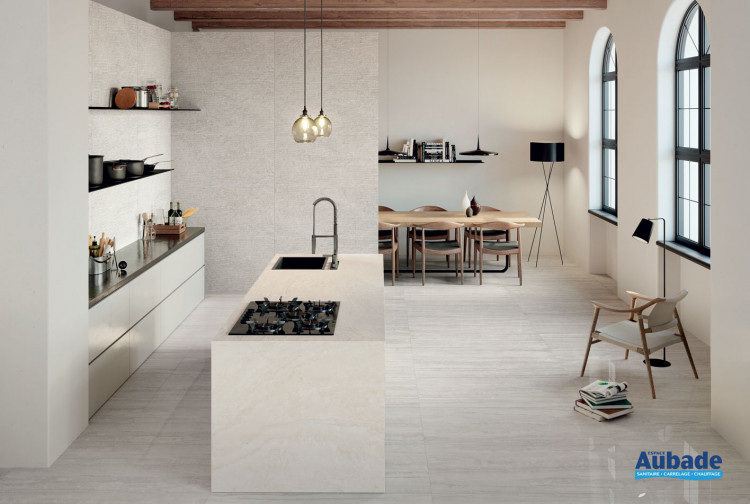 Collection Unique Travertine par Provenza en coloris Silver Vein Cut et Silver Ruled