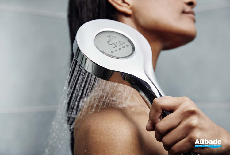 Robinet pour douche intelligent et design Hansaactivejet Digital de Hansa