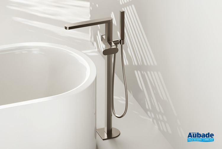 Mitigeur Grohe Plus sur pied bain/douche de Grohe