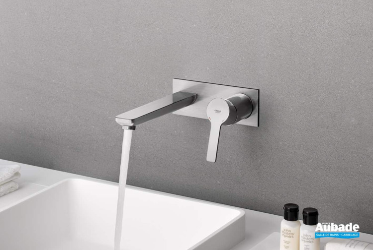 Mitigeur lavabo Lineare mural finition Supersteel de Grohe