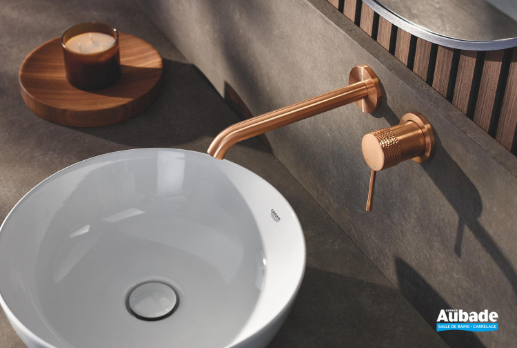 Mitigeur lavabo Essence Poignée Martelée mural taille L Warm Sunset Martelé brossé de Grohe