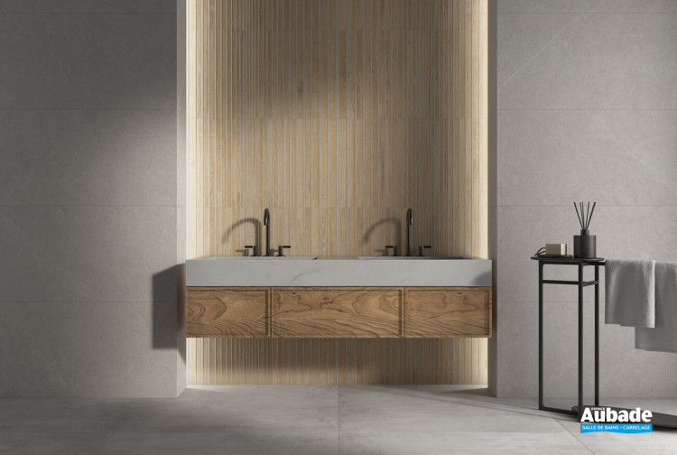 Collection Route par Tau Ceramica en coloris Silver et décor Main Roble