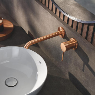 Mitigeur lavabo Essence Poignée Martelée mural taille L Warm Sunset Martelé brossé de Grohe