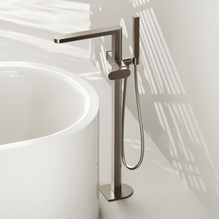 Mitigeur Grohe Plus sur pied bain/douche de Grohe