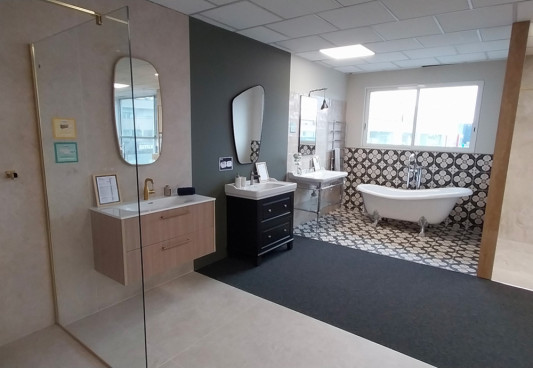 Meuble de salle de bain suspendu et meuble rétro
