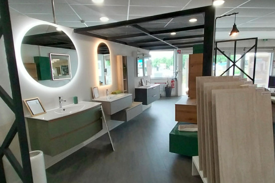 Miroir et meuble de salle de bain suspendu