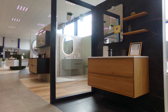 Meuble de salle de bain suspendu avec tablette