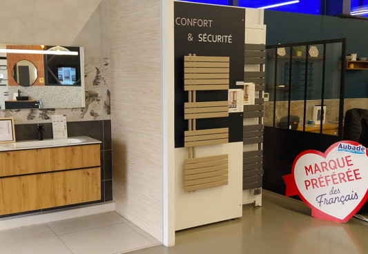 Meuble de salle de bain suspendu avec sèche serviette