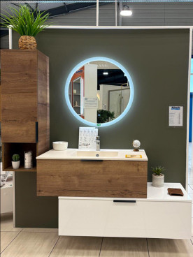 Meuble de salle de bain suspendu avec une colonne de rangement