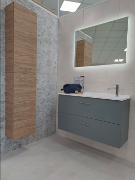 Meuble de salle de bain avec colonne de rangement