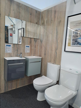 Toilettes et lave mains