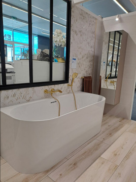 Baignoire îlot et colonne de rangement