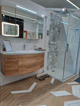 Meuble suspendu et douche avec receveur extra plat