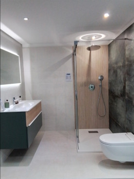 Double meuble de salle de bain avec simple vasque