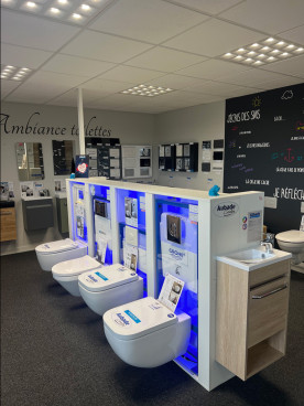 Salle exposition Moy thouars toilettes