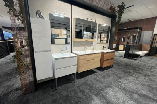 Meuble de salle de bain avec miroir et colonne