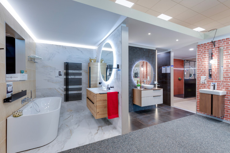 Baignoire demi ilôt avec sèche serviette et meuble