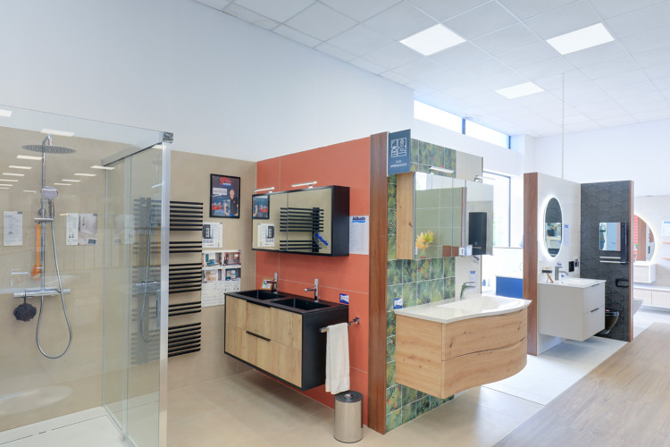 Meuble de salle de bain suspendu et douche