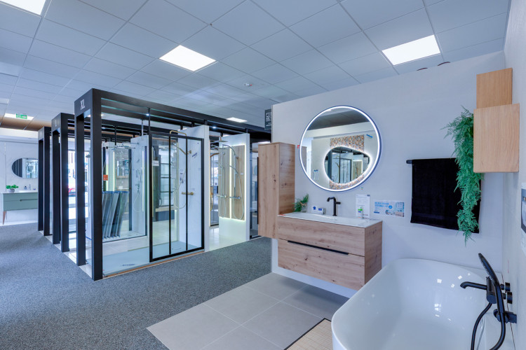 Meuble de salle de bain avec colonne de rangement
