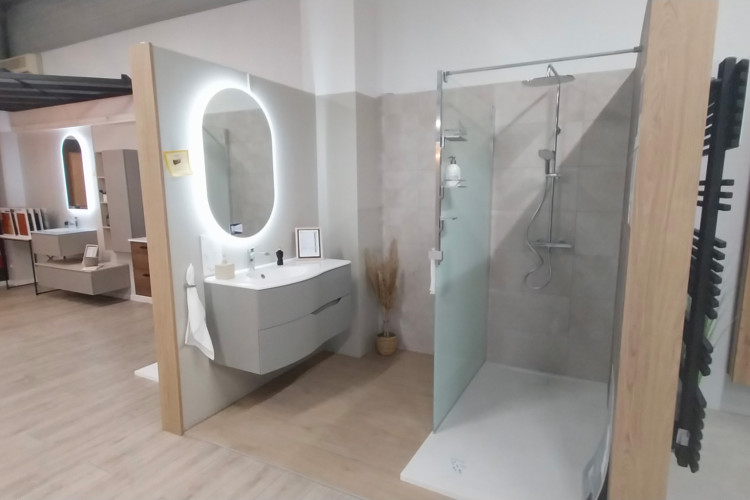 Douche italienne avec meuble suspendu