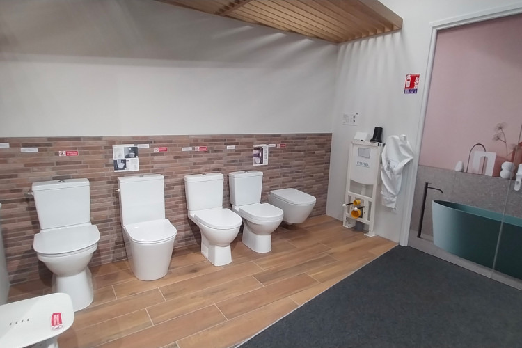 Toilettes et toilettes suspendus