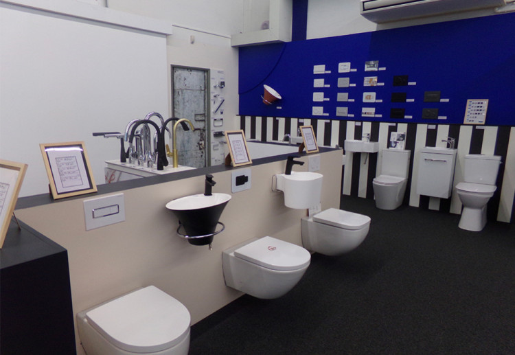 Toilette suspendu et lave mains