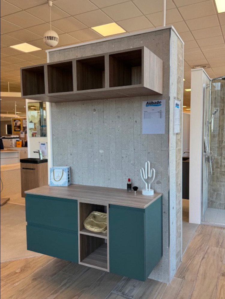 Meuble avec niche de rangement