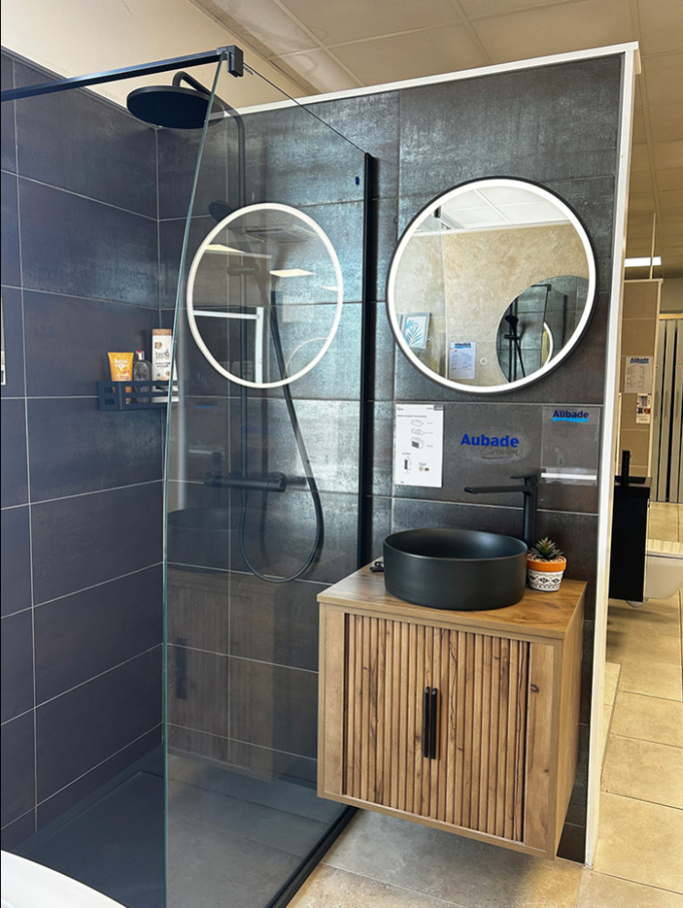 Meuble avec vasque à poser et miroir LED