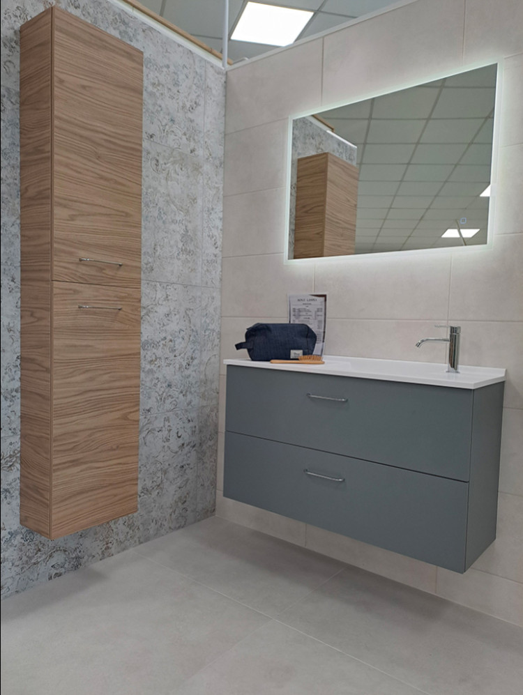 Meuble de salle de bain avec colonne de rangement