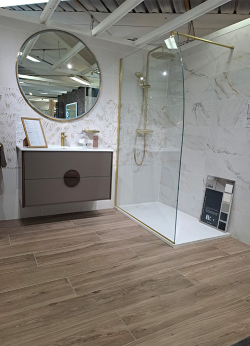 Douche avec receveur extra plat et meuble suspendu