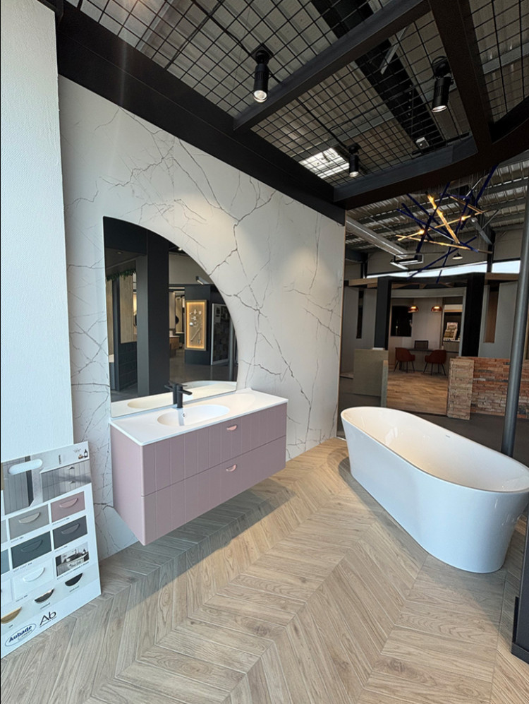 Meuble de salle de bain 2 tiroirs et baignoire îlot