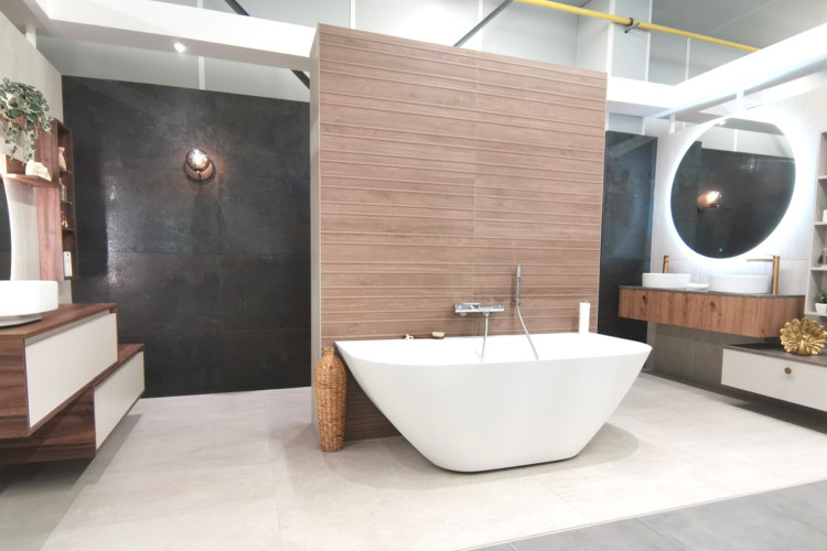 Baingoire îlot et meuble de salle de bain