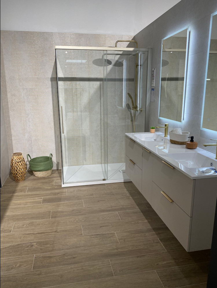 Douche avec meuble double vasque