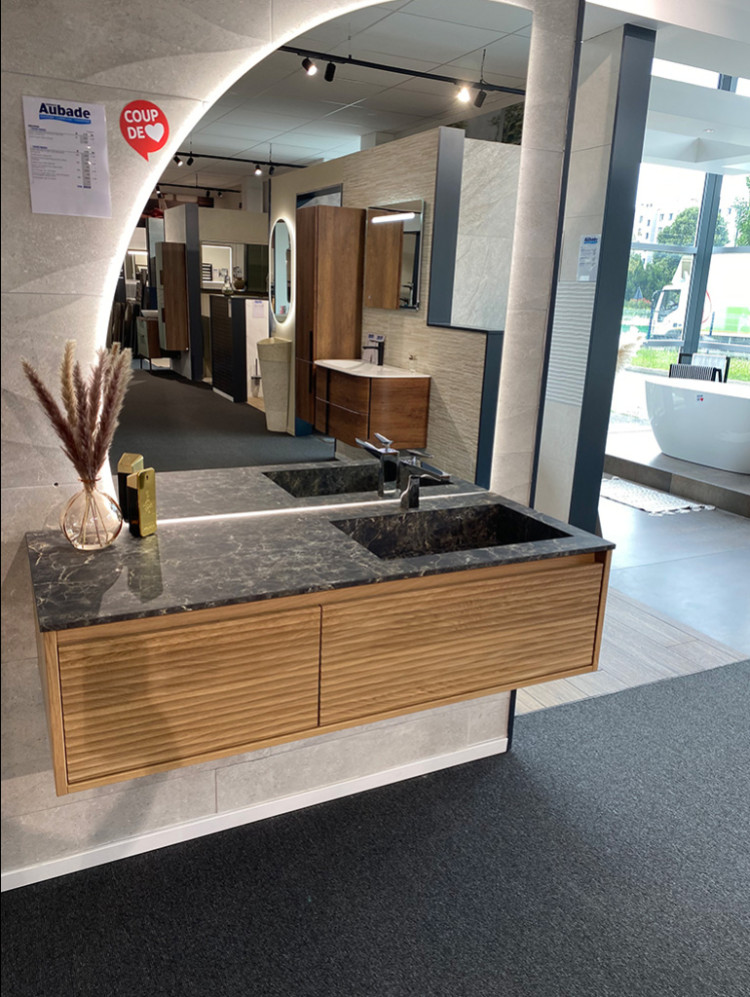 Meuble suspendu avec miroir