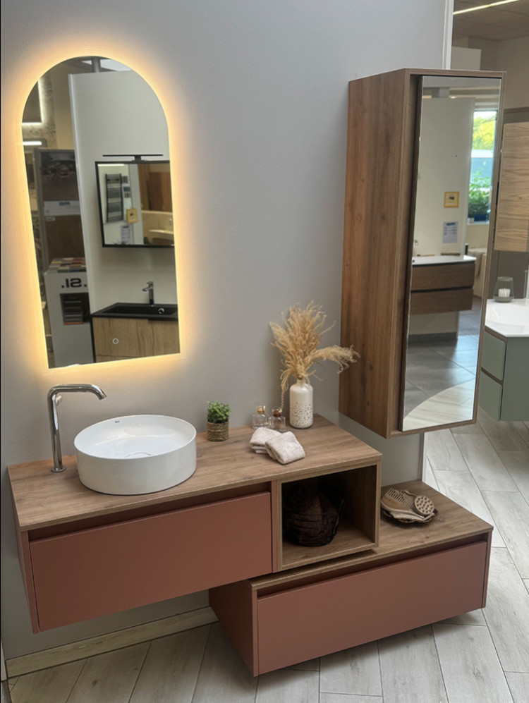 Meuble de salle de bain avec colonne et miroir