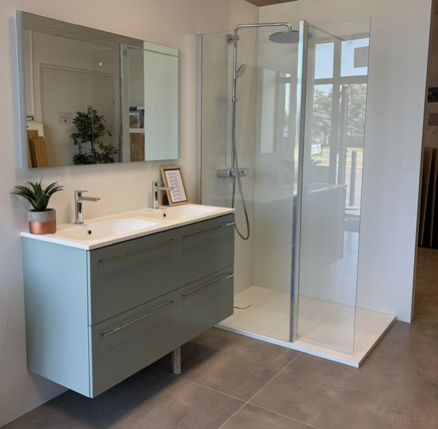 Meuble de salle de bain double vasque avec douche