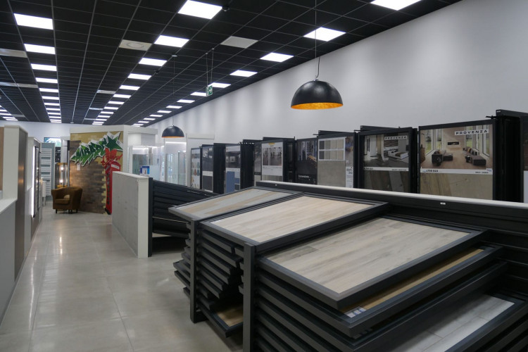 Magasin Comptoir des Fers à St Genis Pouilly (01) 25