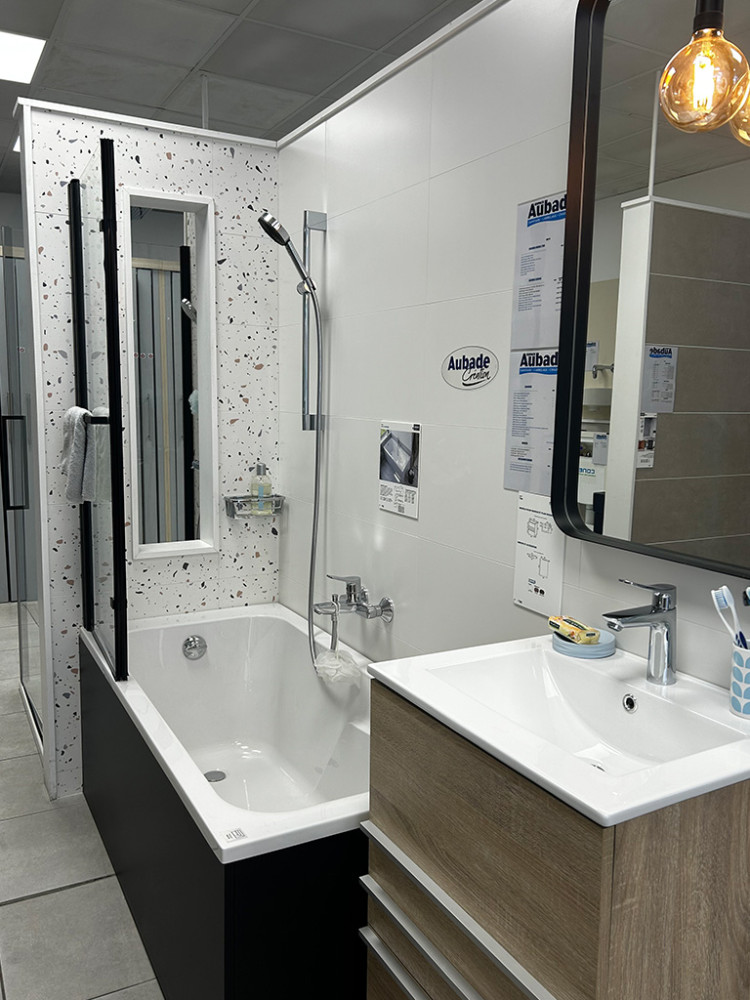 Baignoire et robinetterie bain/douche